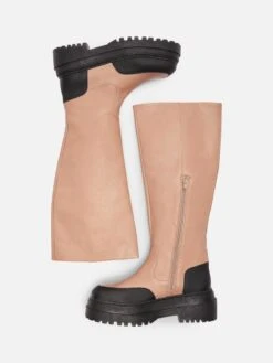 Voorkant 12 Voorkant -Warme Stappen 716abb58fcc23f8da9dd6aa51fb60713